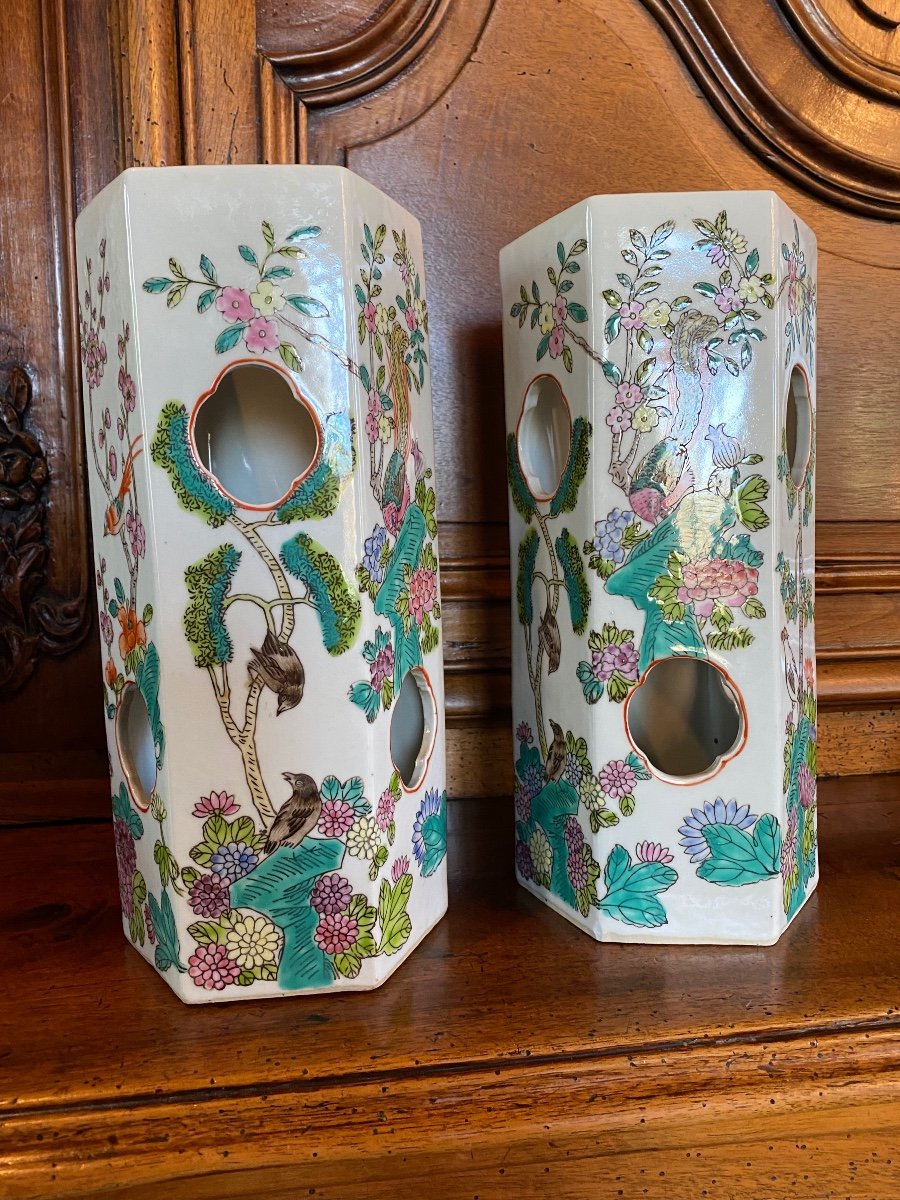 Maoton, Pair Of Decorative Hat Holder Vases In Chinese Porcelain, 20th Century-photo-6