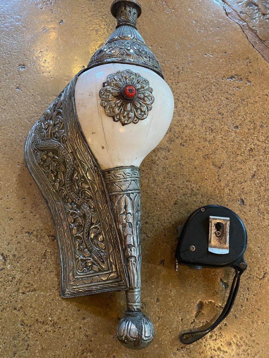 Large Dressed Conch Lucky Charm, Tibetan 1st Half Of The 20th Century