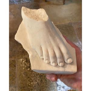 Pretty Fragmentary Foot In Carrara Marble In The Antique Style