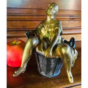 Beau Bronze érotique D’une Blanchisseuse Mme Sans Gêne, XIX Eme Siècle 
