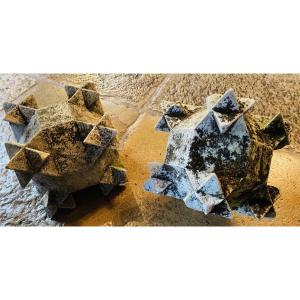 Paire De Pierres De Sorcellerie Du XIX Eme Siècle