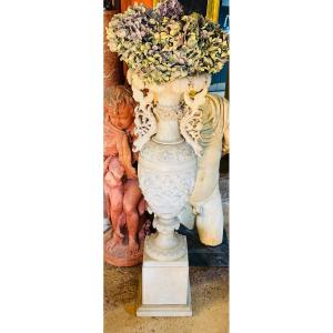 Imposant vase italien monumental en albâtre dans l’esprit du grand tour, début du XX eme siècle