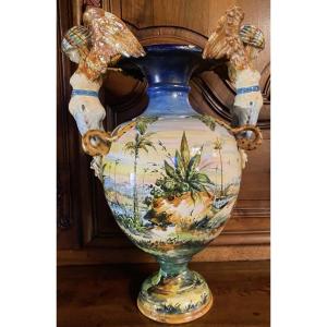 Imposant Vase En Majolique Italienne de style renaissance et datant Du XIX Eme Siècle "