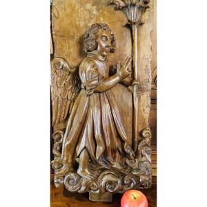 Gabriel, Angel Of The Annunciation To Mary, Walnut Sculpture In High Relief, Late 17th Century