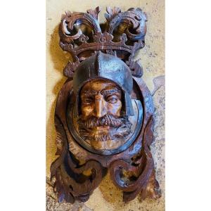 Warrior's Head In Walnut Carved In High Relief, 17th Century