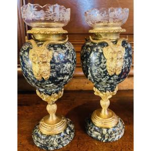 PAIRE DE VASES SOLIFLORE EN JASPE VERT ET BRONZES DORÉS AUX masques de faunes