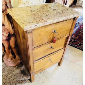 PETITE COMMODE D’ENTRE-DEUX EN ACAJOU, ÉPOQUE DIRECTOIRE–CONSULAT, DÉBUT DU XIXᵉ SIÈCLE