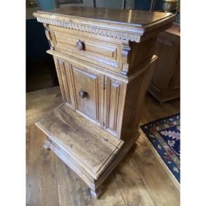 18th-century Italian Worship Furniture Made Of Walnut