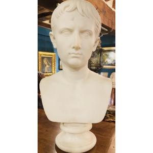 JEUNE AUGUSTE – GRAND BUSTE EN MARBRE BLANC D’APRÈS L’ANTIQUE, ITALIE, XIXe SIÈCLE