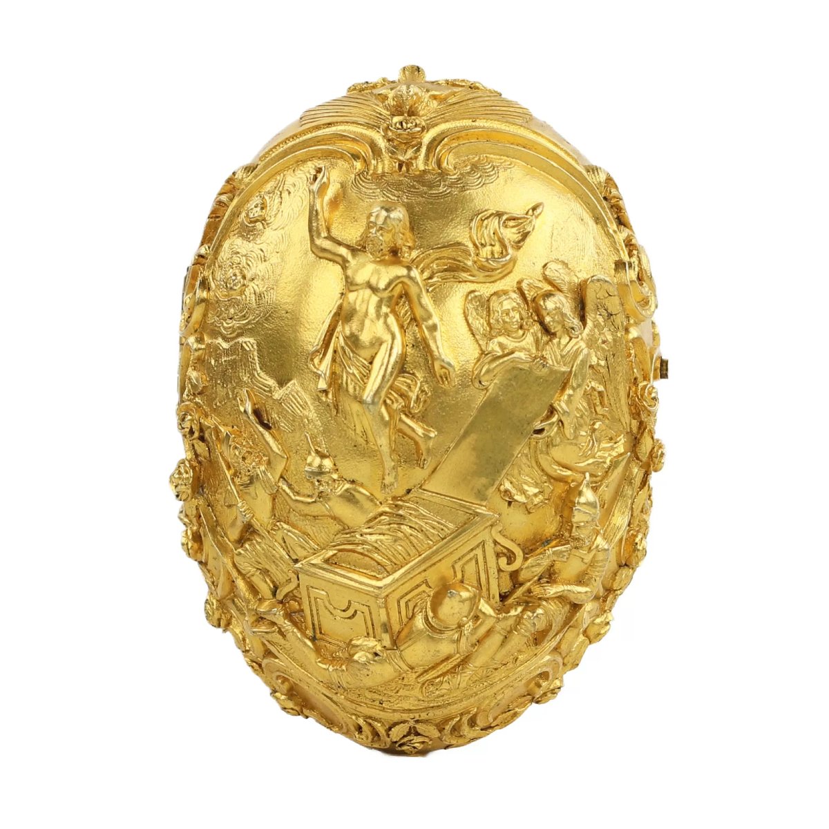 ŒUF DE PÂQUES EN BRONZE DORÉ AUX SCÈNES DE LA PASSION DU CHRIST ET DE LA RÉSURRECTION. RUSSIE