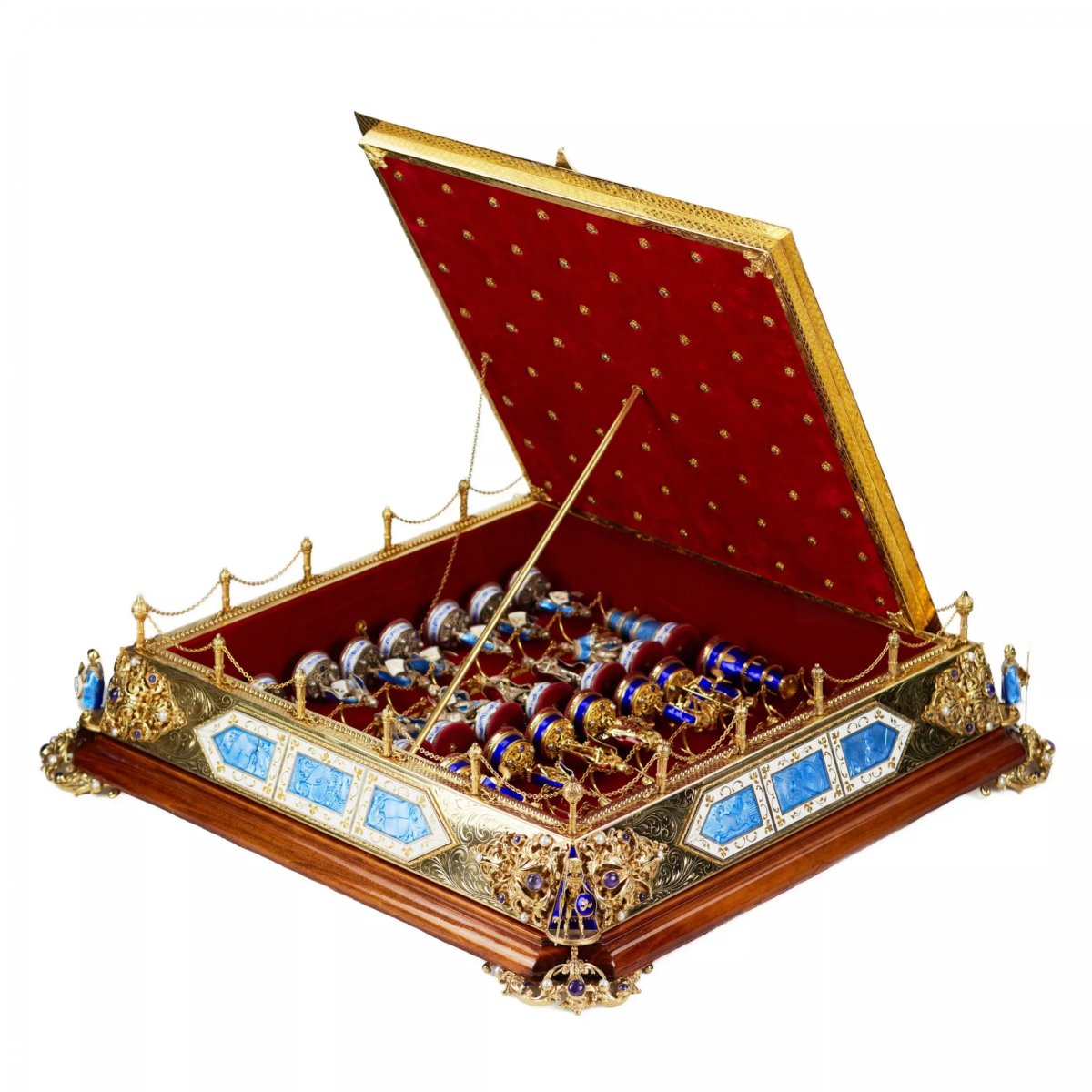 JEU D’ÉCHECS DE STYLE HISTORICISTE AVEC ÉMAIL. MAÎTRE A. KÖNIG AUTRICHE-HONGRIE.-photo-2