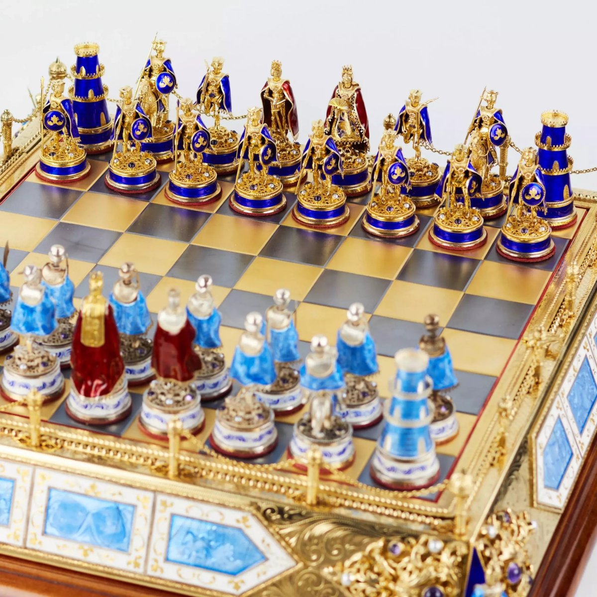 JEU D’ÉCHECS DE STYLE HISTORICISTE AVEC ÉMAIL. MAÎTRE A. KÖNIG AUTRICHE-HONGRIE.-photo-7