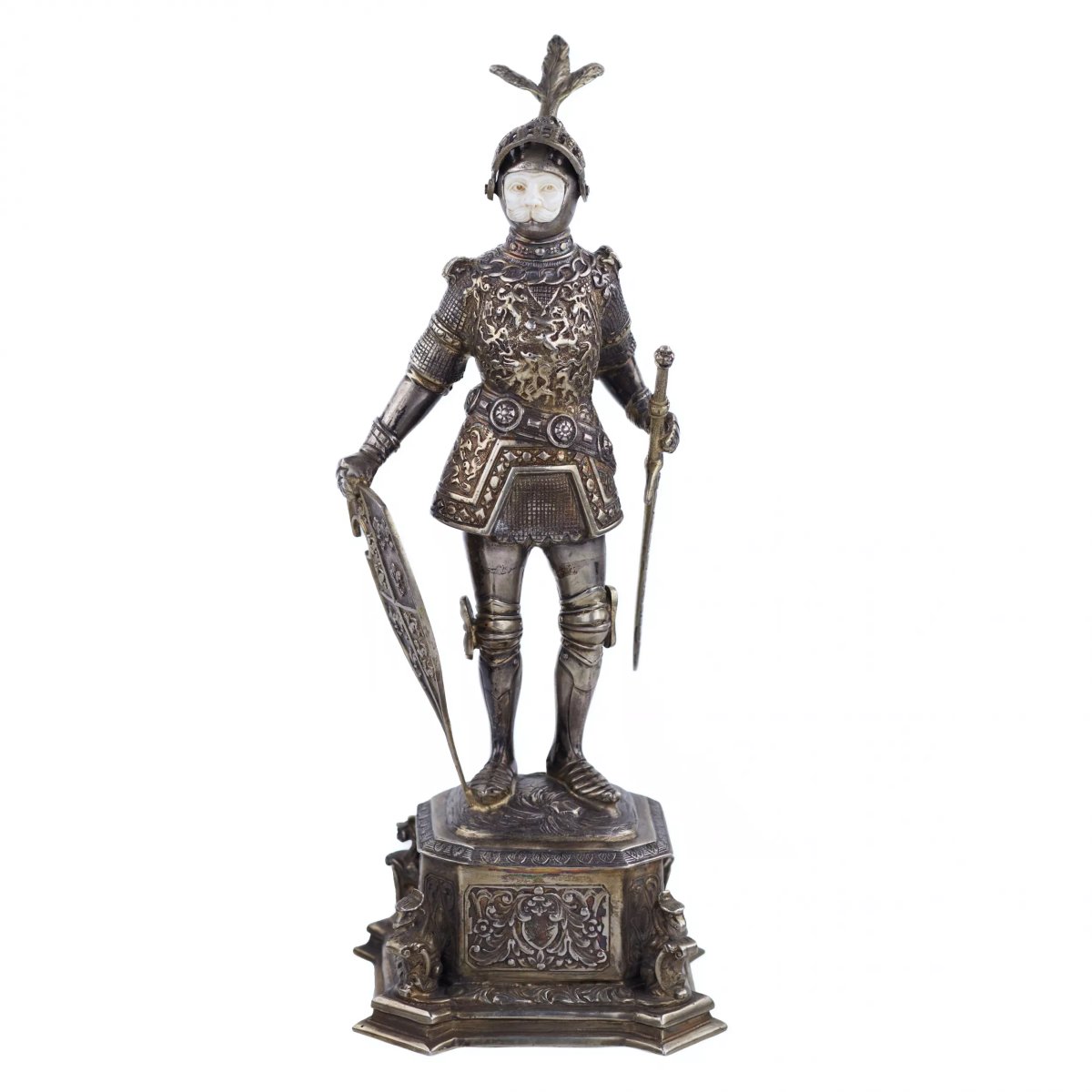 FIGURE DE CABINET DE CHEVALIER EN ARGENT ALLEMAGNE, HANAU, FIN DU XIXe - DÉBUT DU XXe SIÈCLE