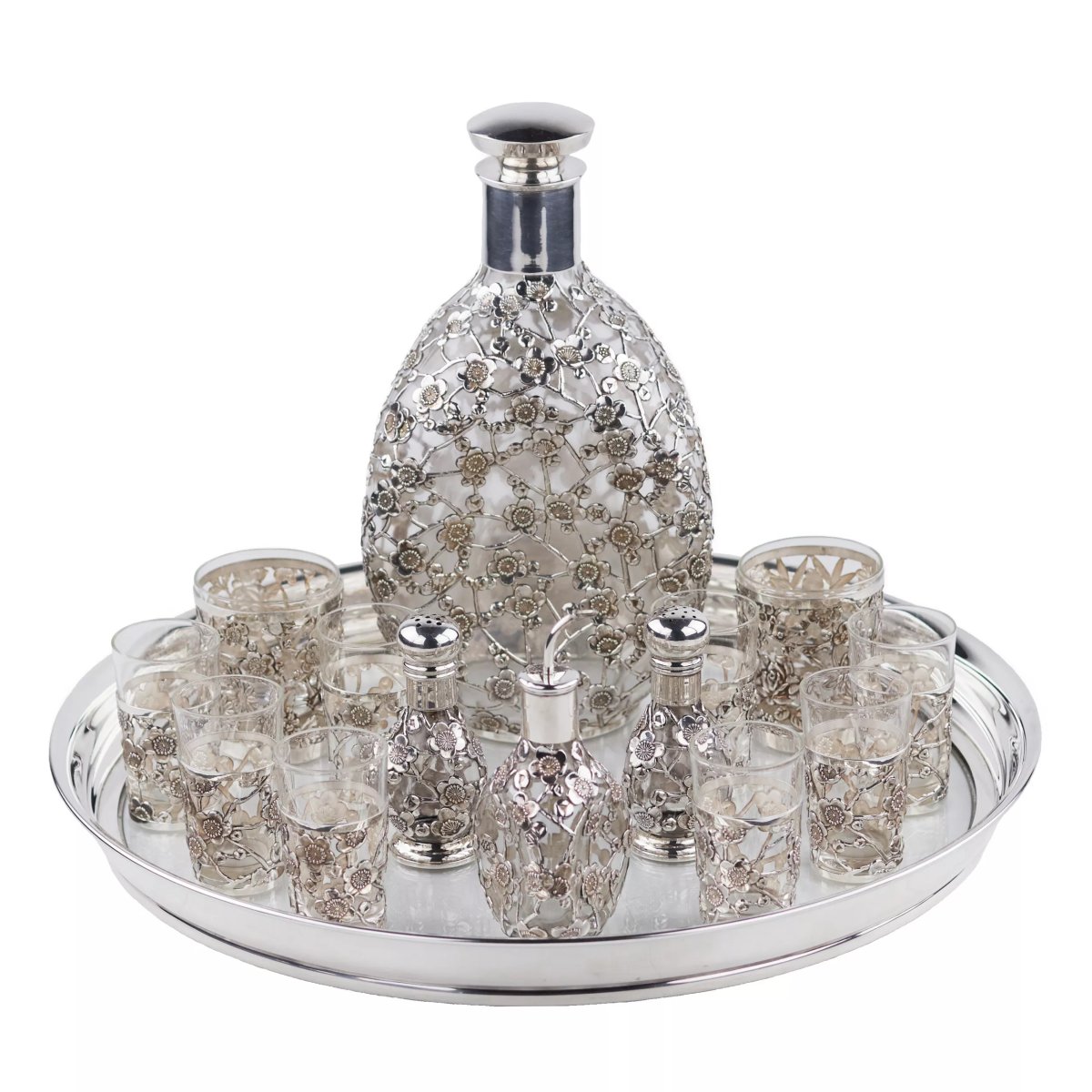 SERVICE À LIQUEUR AVEC DÉCOR AJOURÉ EN ARGENT MASSIF JAPON, MILIEU DU XXᵉ SIÈCLE