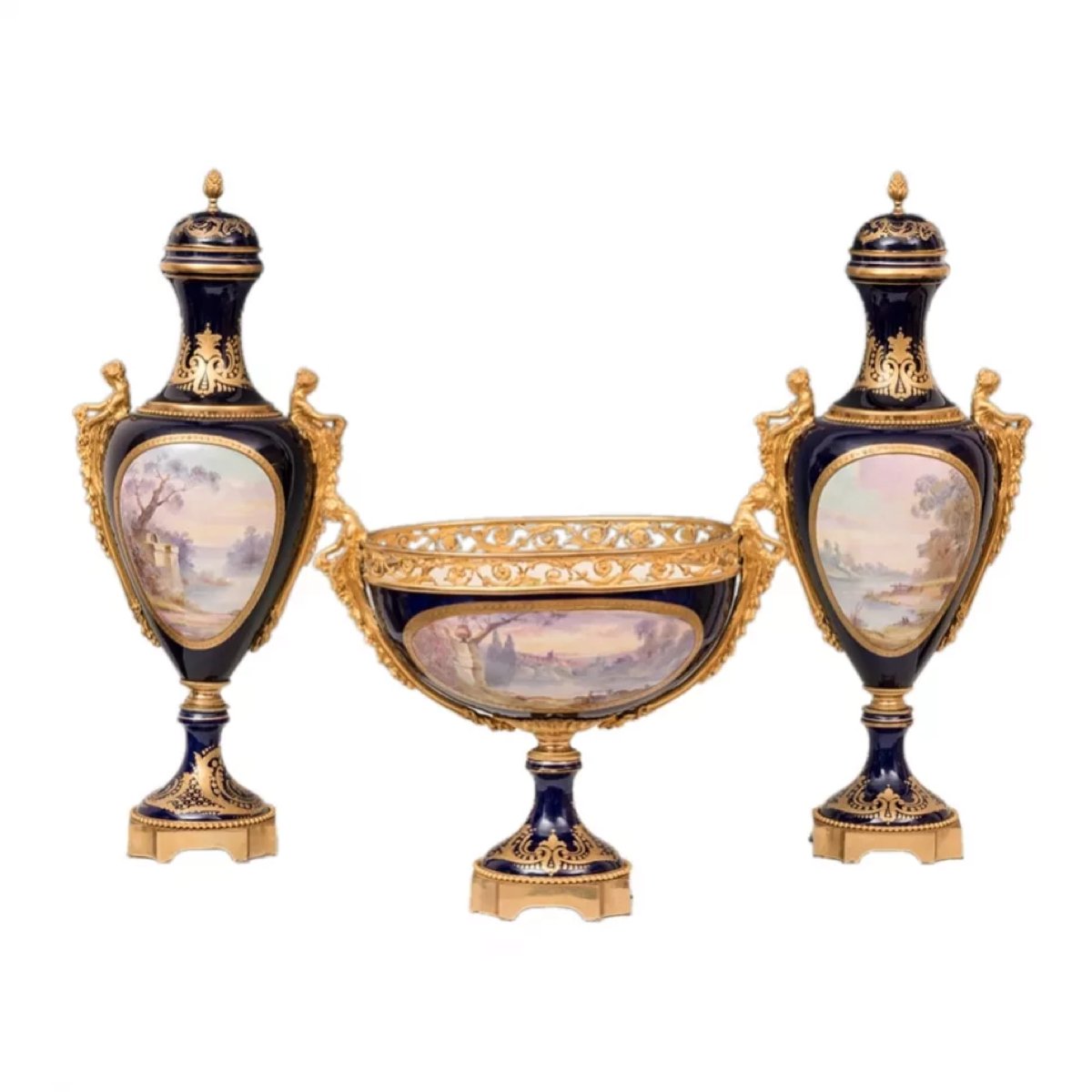 GARNITURE EN PORCELAINE. MANUFACTURE NATIONALE DE SÈVRES FRANCE, 1819-photo-2
