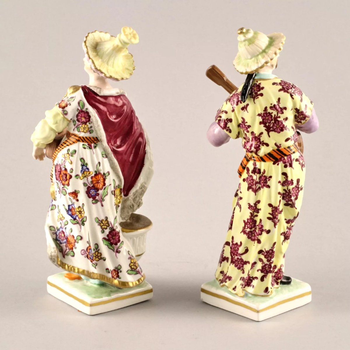 PAIRE DE FIGURINES EN PORCELAINE « MUSICIENS CHINOIS ». KPM BERLIN-photo-4