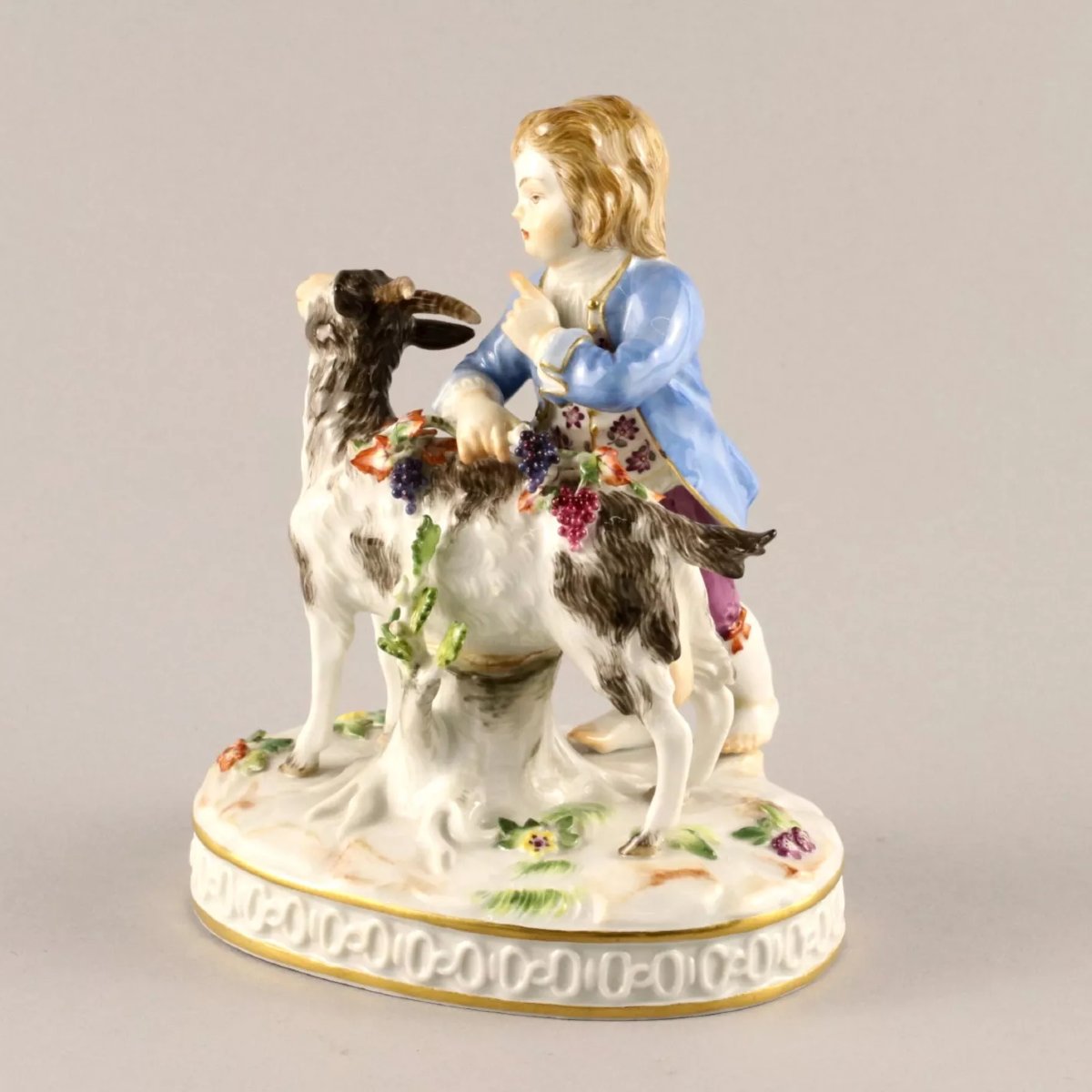 FIGURE EN PORCELAINE MEISSEN « GARÇON AU CHEVREAU ». ALLÉGORIE DE L’AUTOMNE-photo-2