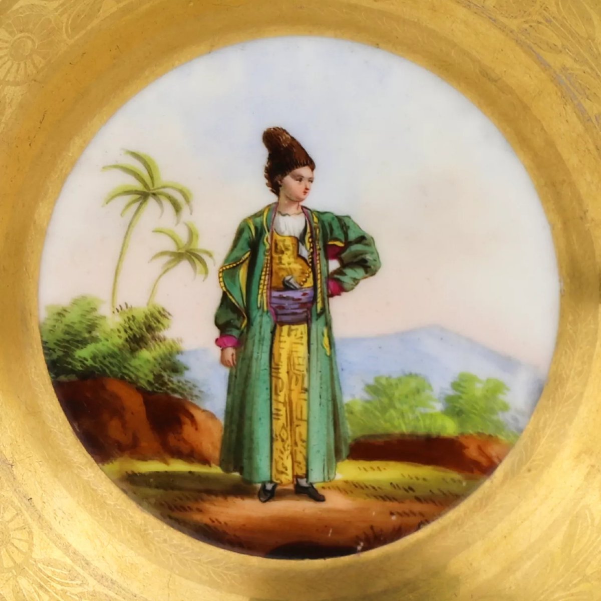 SOUCOUPE EN PORCELAINE RUSSE « PERSAN ». MANUFACTURES PRIVÉES DE PORCELAINE RUSSES, ANNÉES 1820-photo-2
