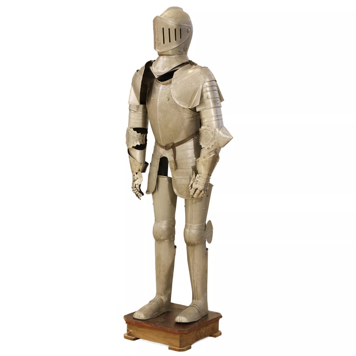 ARMURE DÉCORATIVE DE CHEVALIER EN FER FORGÉ. ALLEMAGNE, FIN DU XIXE, DÉBUT DU XXE SIÈCLE-photo-3