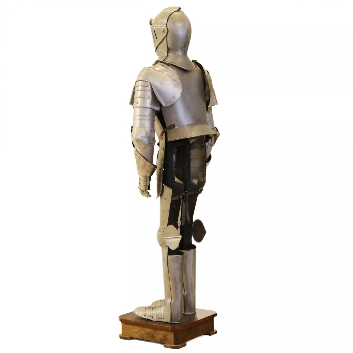 ARMURE DÉCORATIVE DE CHEVALIER EN FER FORGÉ. ALLEMAGNE, FIN DU XIXE, DÉBUT DU XXE SIÈCLE-photo-3