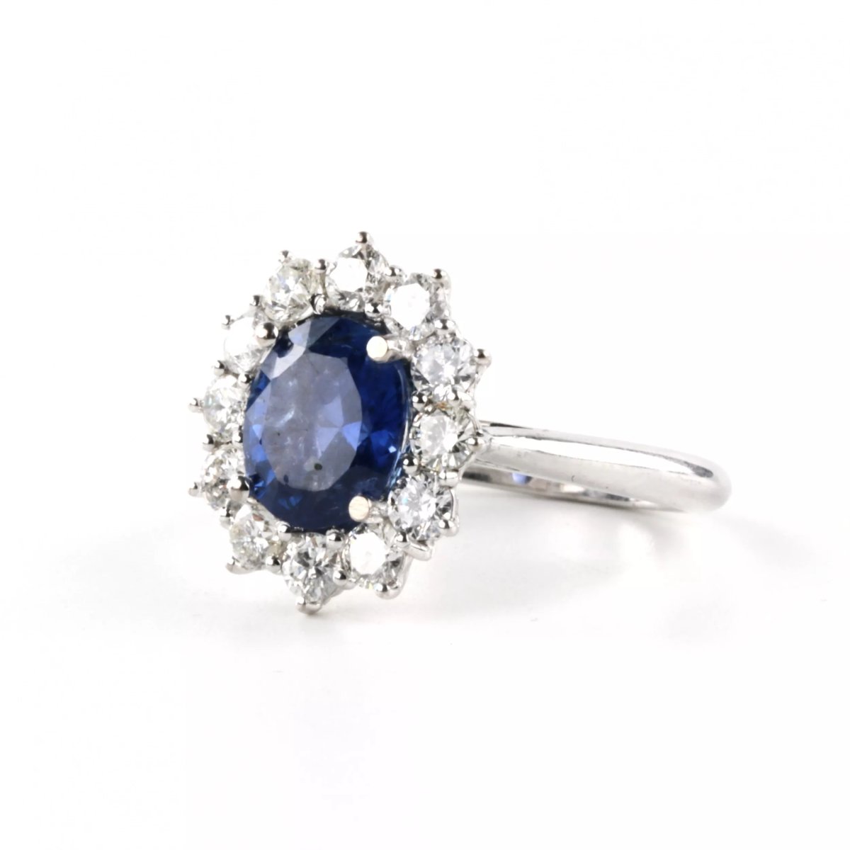 BAGUE EN OR SERTIE D’UN SAPHIR ET DE DIAMANTS-photo-2