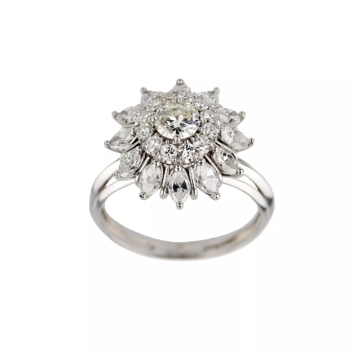 BAGUE EN OR BLANC 18 CARATS SERTIE DE DIAMANTS
