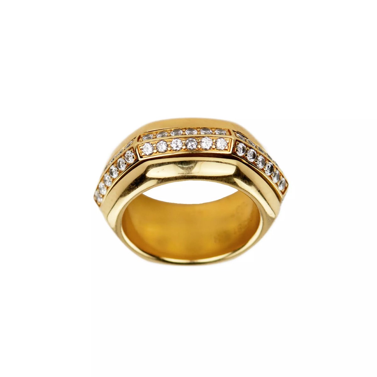 BAGUE PIAGET EN OR JAUNE 18 CARATS SERTIE DE DIAMANTS. SUISSE, FIN DU XXe SIÈCLE