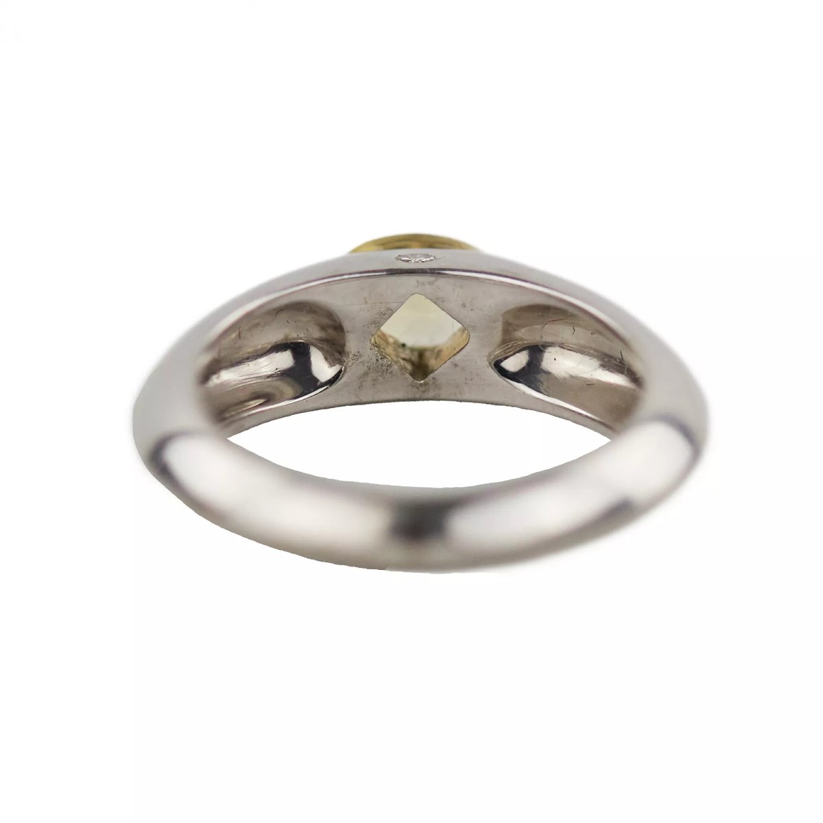 Piaget Ring In 18k White Gold Set With A Yellow Sapphire And A Diamond-photo-1