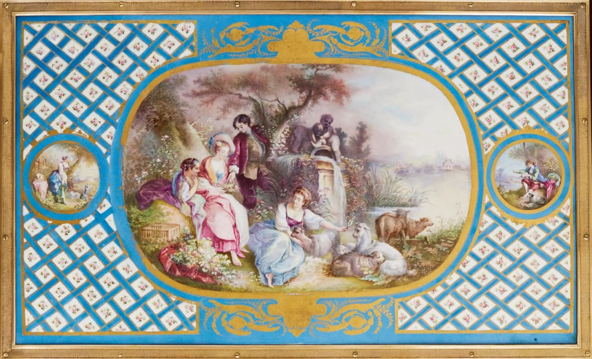 MAGNIFIQUE PETITE TABLE DE DAME AVEC PANNEAUX EN PORCELAINE DANS LE STYLE D’ADAM WEISWEILER -photo-2