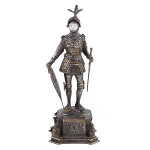 FIGURE DE CABINET DE CHEVALIER EN ARGENT ALLEMAGNE, HANAU, FIN DU XIXe - DÉBUT DU XXe SIÈCLE