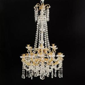 LUSTRE DE STYLE NÉO-ROCOCO AVEC PENDANTS EN CRISTAL BACCARAT TROISIÈME QUART DU XIXe SIÈCLE