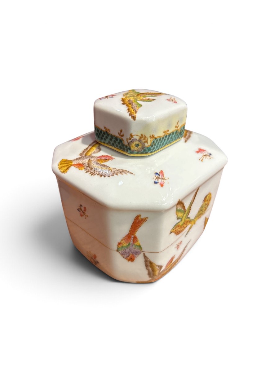 Fabienne JOUVIN - Boîte à thé en porcelaine, XXe siècle 