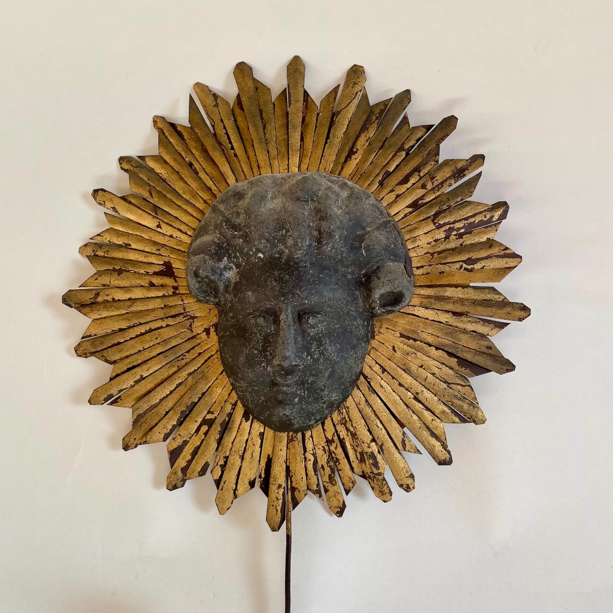Wall Lamp In The Shape Of A Sun Golden Beaten Iron Style From The 18th Louis XIV Period Early 20th Century-photo-4