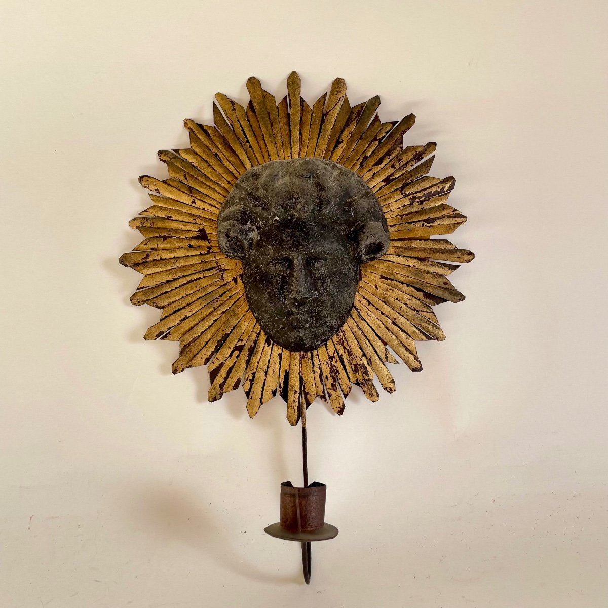 Wall Lamp In The Shape Of A Sun Golden Beaten Iron Style From The 18th Louis XIV Period Early 20th Century