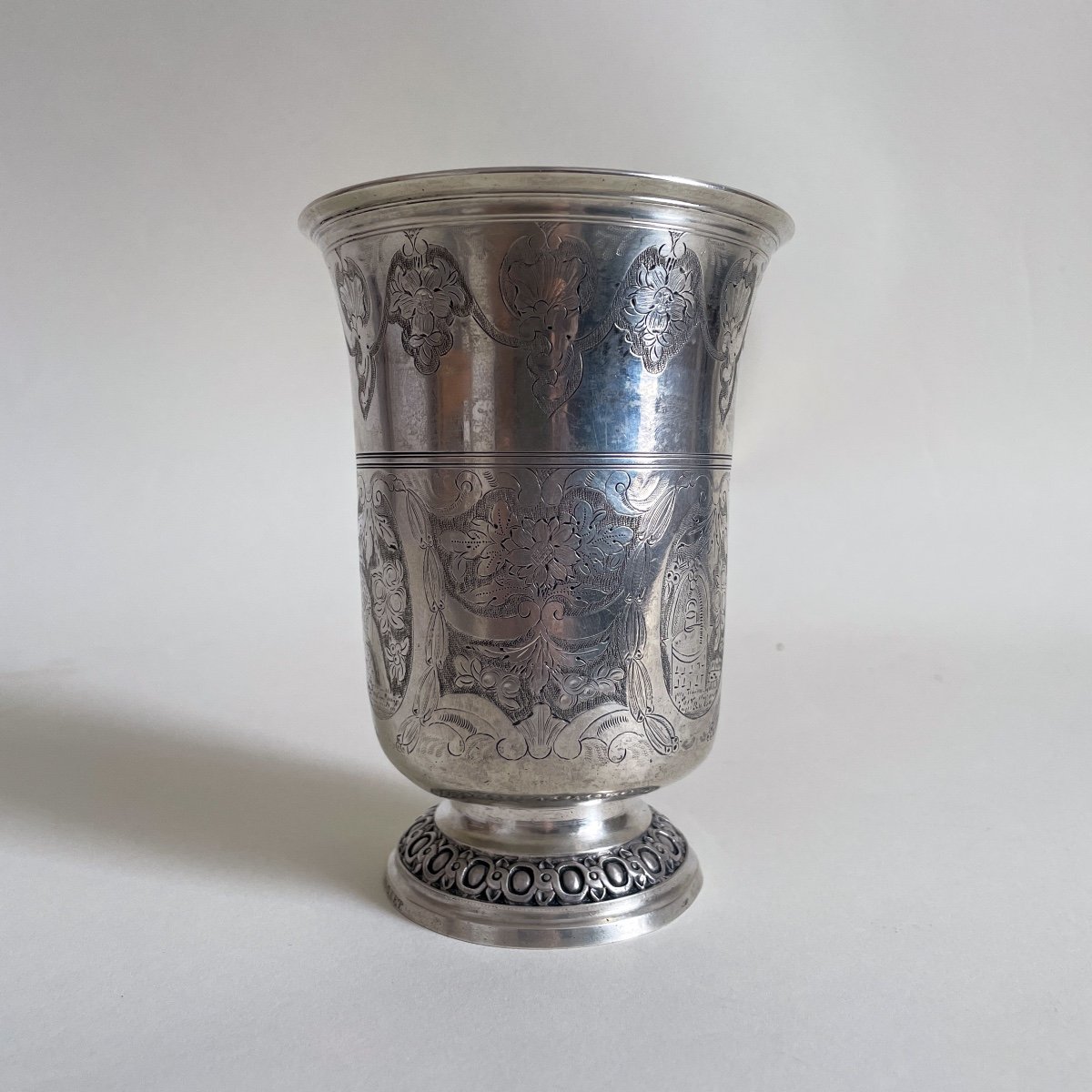 Grande Timbale En Argent à Décor Gravé Rocaille Paris Fin Du XVIIIe Siècle 