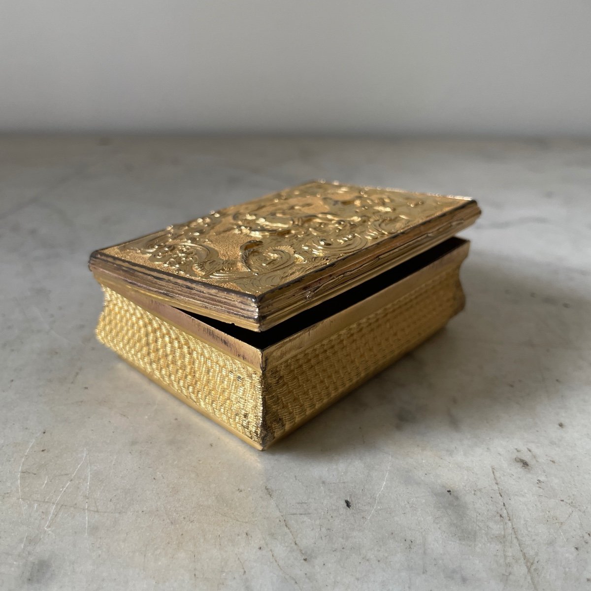 Snuff Box France Rocaille Pomponne Gold Plated Gold 18th Century Louis XV Period-photo-4