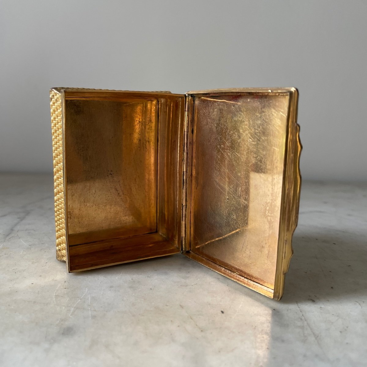 Snuff Box France Rocaille Pomponne Gold Plated Gold 18th Century Louis XV Period-photo-3