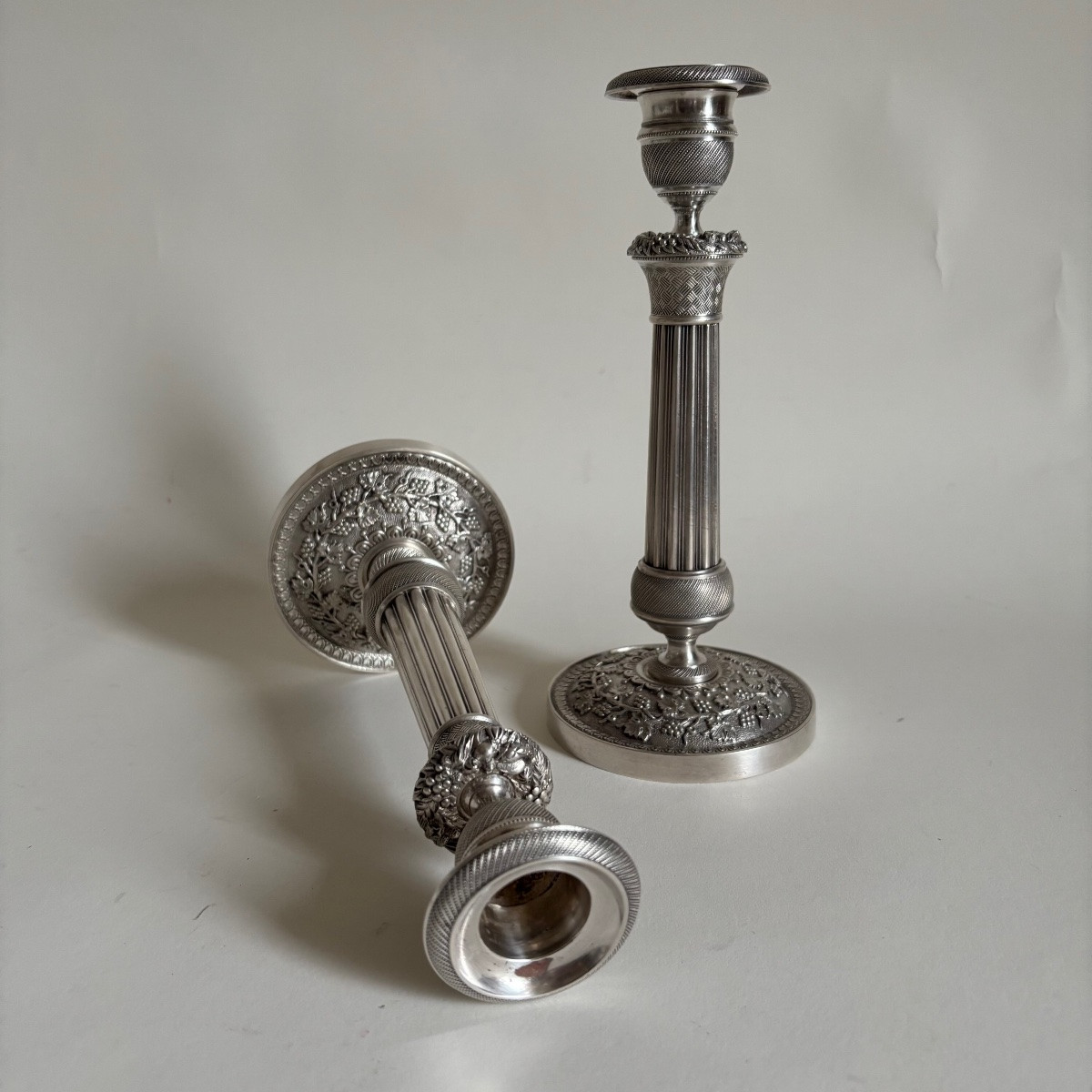 Paire  Bougeoirs Flambeaux Bronze Argenté Époque restauration Louis Philippe XIXe-photo-1