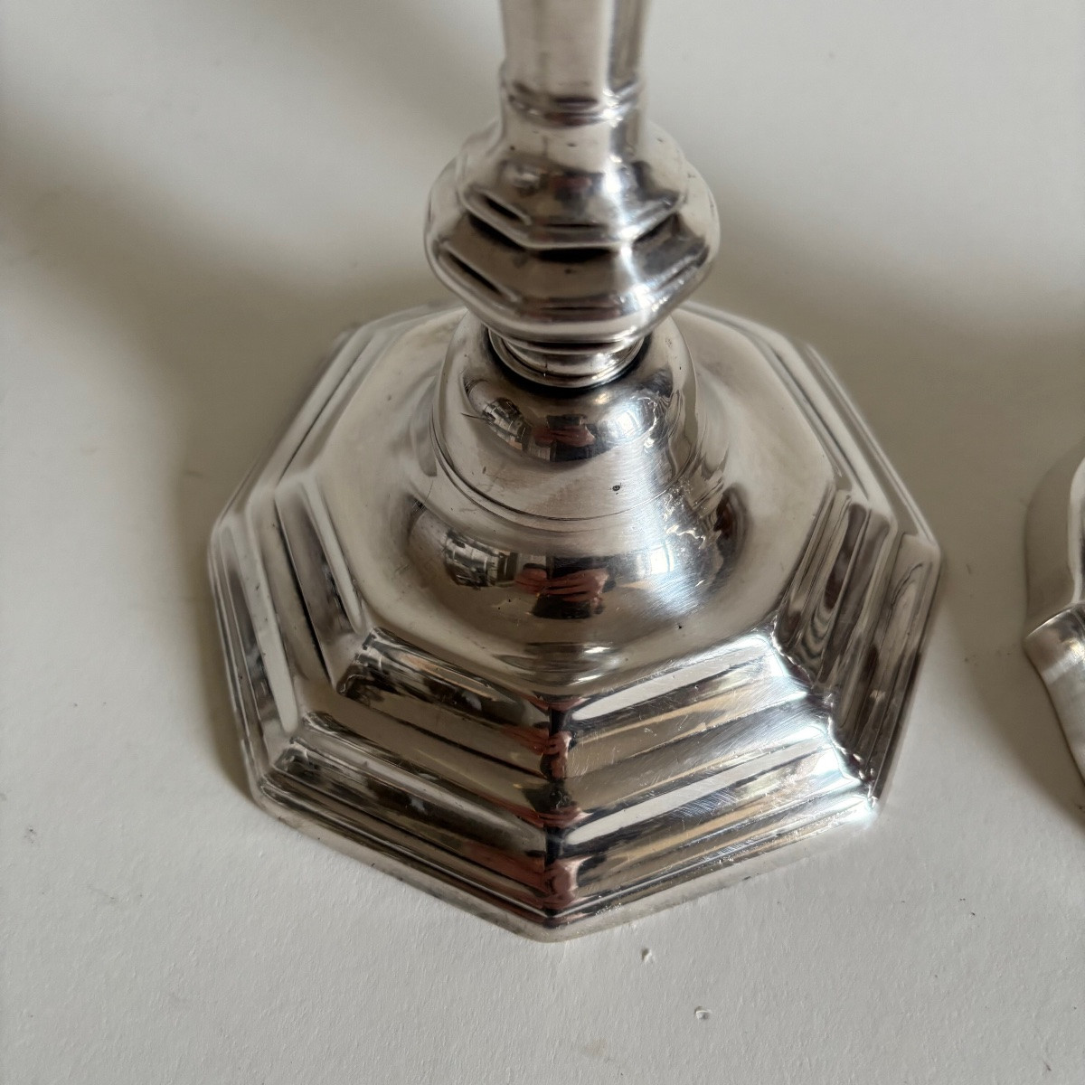 Deux Bougeoirs Flambeaux Style Louis XV Louis XVI Bronze Argenté -photo-1