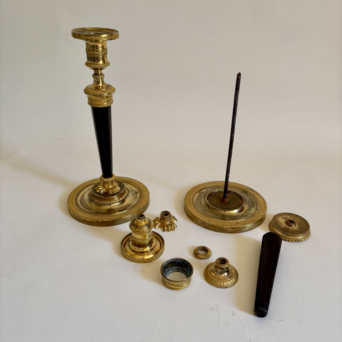 Ravrio Pair Of Empire-style Candlesticks, Early 19th Century, Gilded Bronze -photo-6