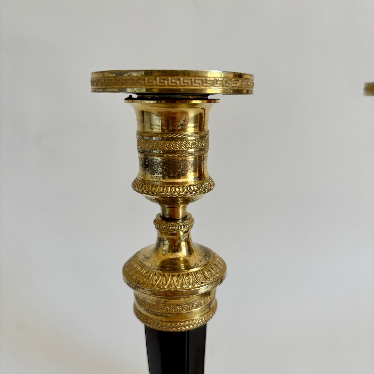 Ravrio Pair Of Empire-style Candlesticks, Early 19th Century, Gilded Bronze -photo-7