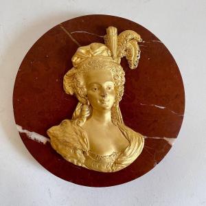 Marie Antoinette Reine  France Médaillon Royaliste Marbre Bronze Doré époque Restauration XIXe 