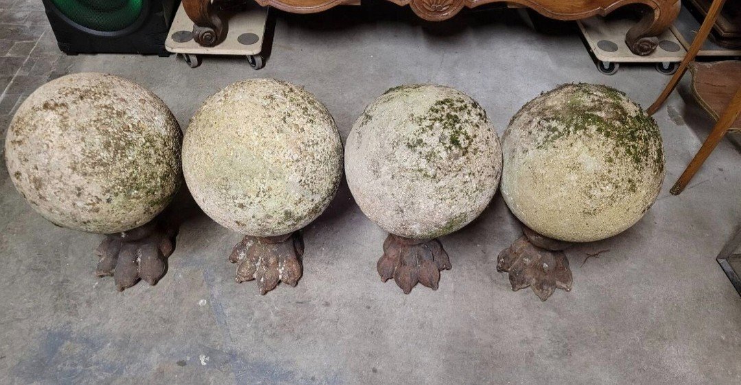 Pieds Pattes De Lions En Fonte Avec Boules En Béton De Jardin Ancien -photo-3