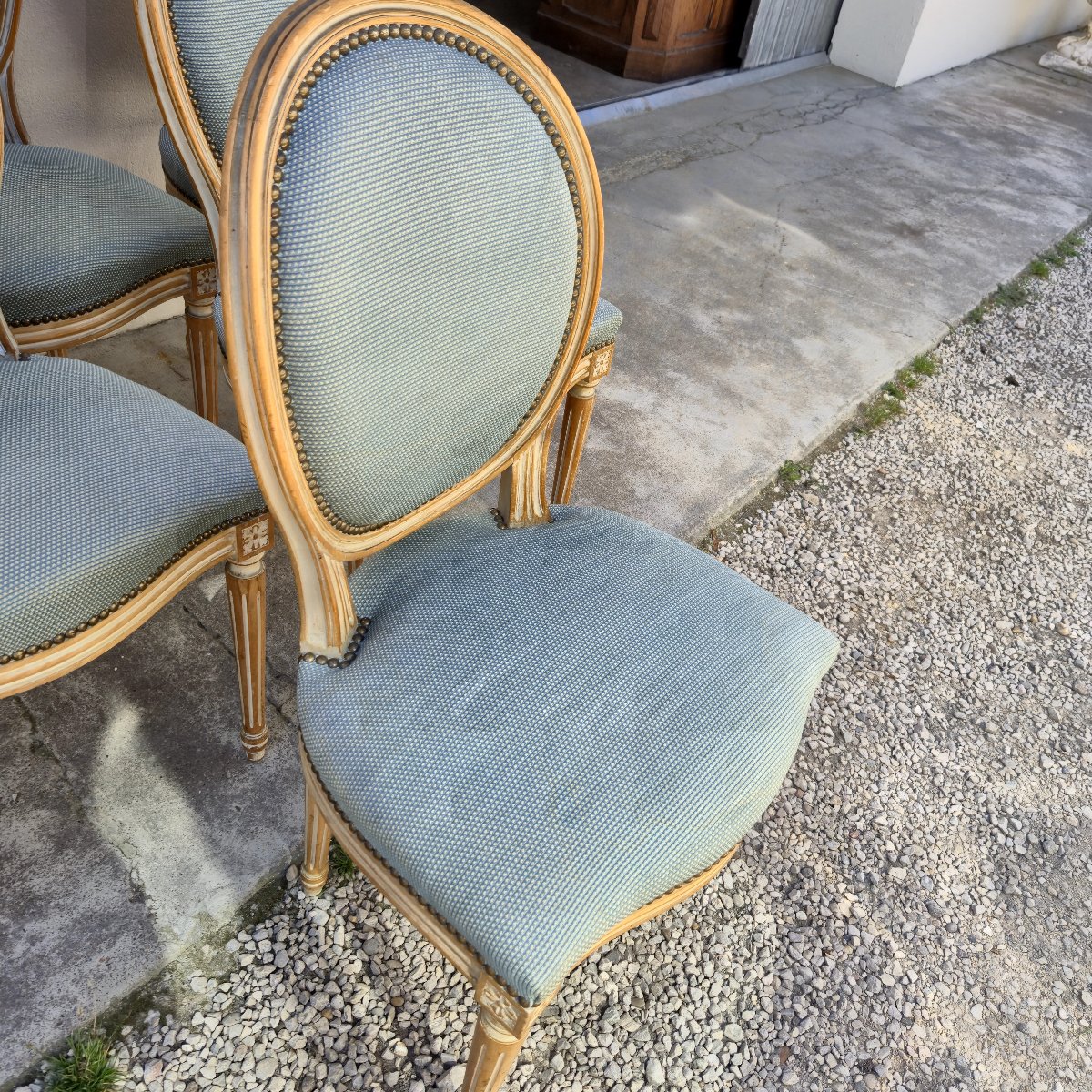 Set Of 6 Antique Louis XVI Style Medallion Chairs With Patina -photo-2