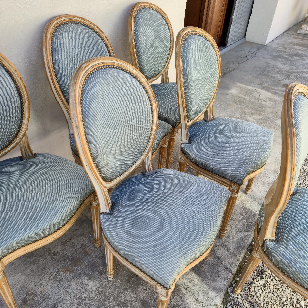 Set Of 6 Antique Louis XVI Style Medallion Chairs With Patina -photo-4