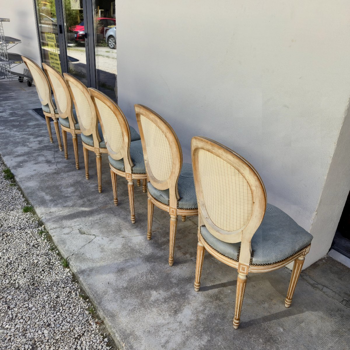 Set Of 6 Antique Louis XVI Style Medallion Chairs With Patina -photo-1
