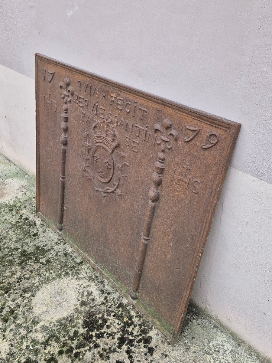 18th Century Decorated Cast Iron Fireplace Plate -photo-4