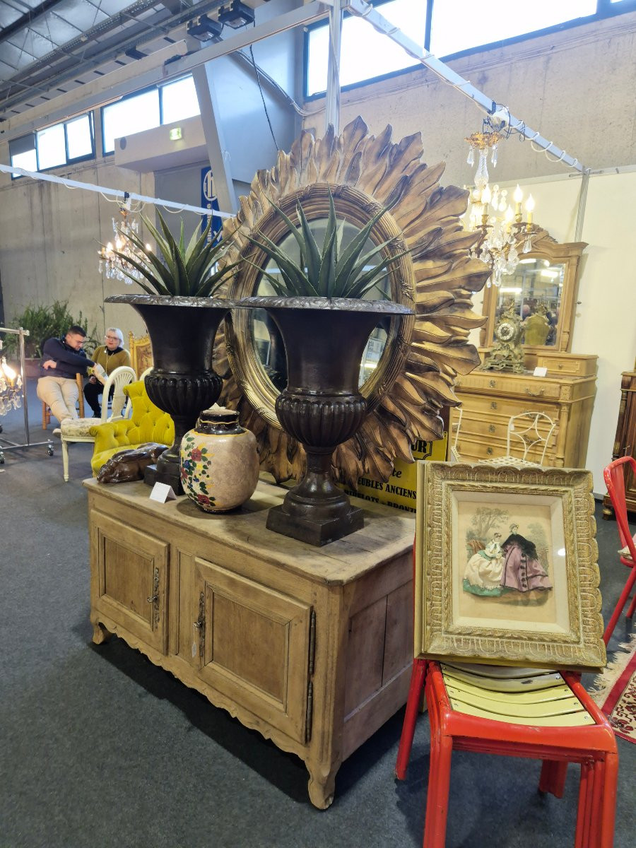 Pair Of Medici Vases In Cast Iron, High-quality Antique Manufacture -photo-1