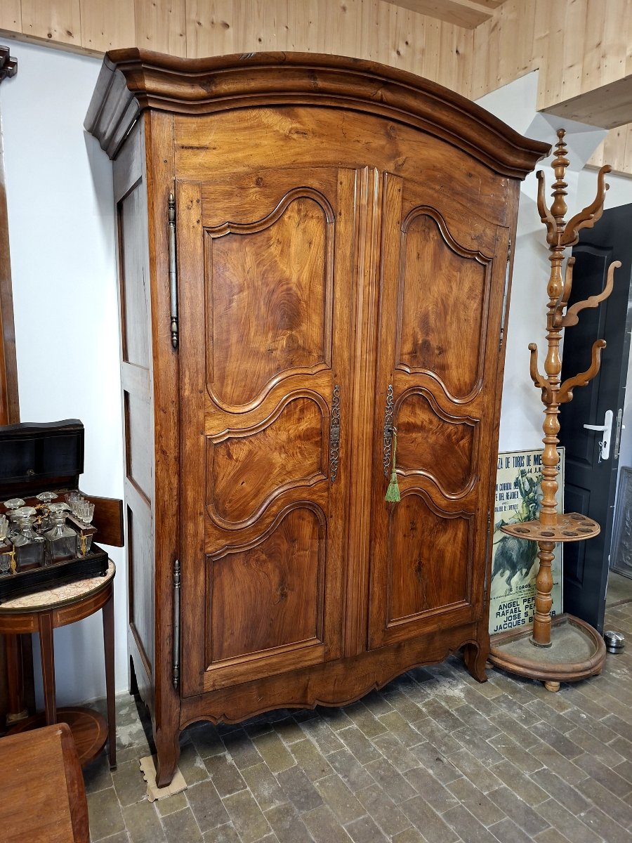 Louis XV Period Wardrobe, 18th Century, In Solid Walnut -photo-2