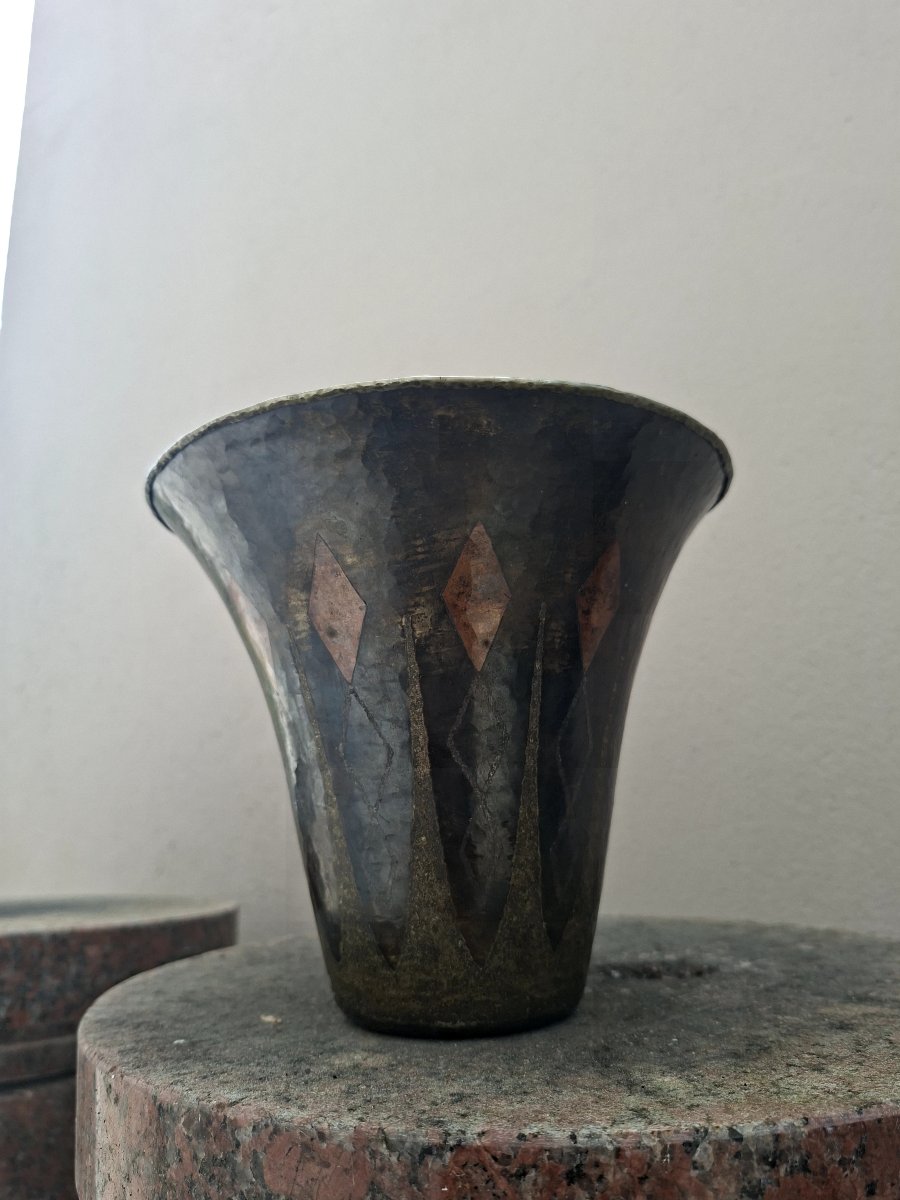 Claudius Linossier Rare Vase en cuivre martelé en Dinanterie d'époque Art déco signé -photo-1